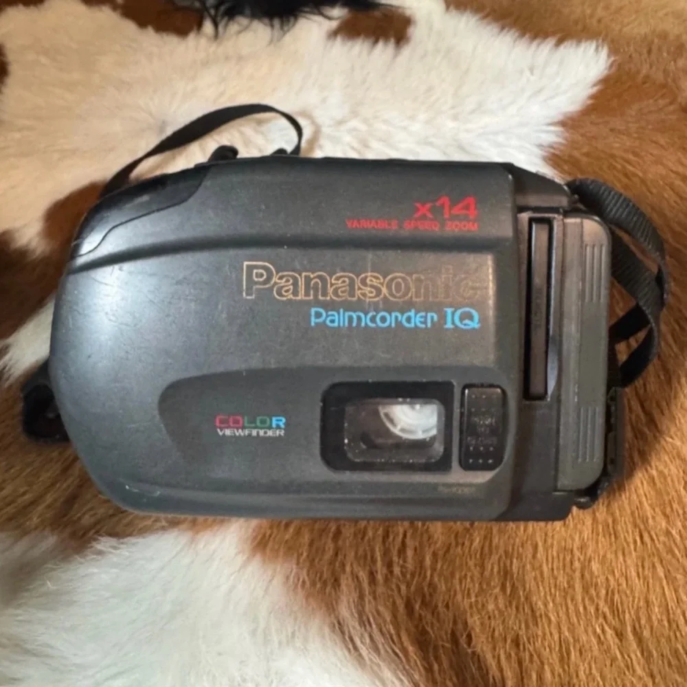Panasonic Palmcorder IQ PV-IQ505 Camcorder untested (description)